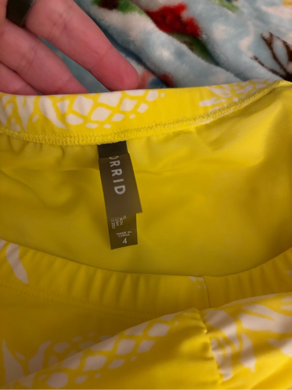 Torrid Women’s Yellow Pineapple Ruched Swim Bottoms - Picture 2 of 3